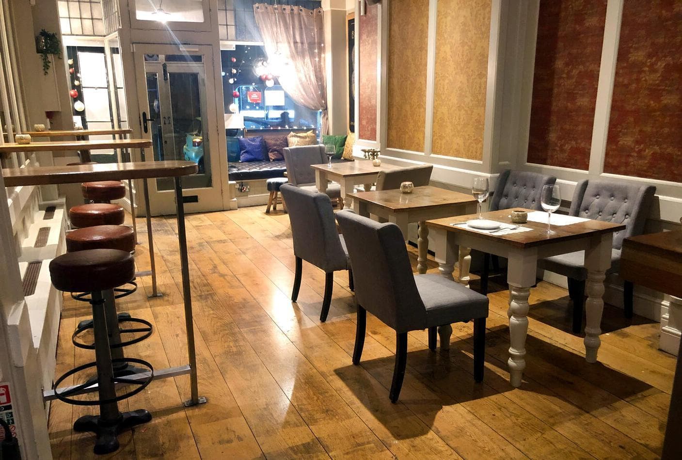 Whole Venue, Mantra photo #1