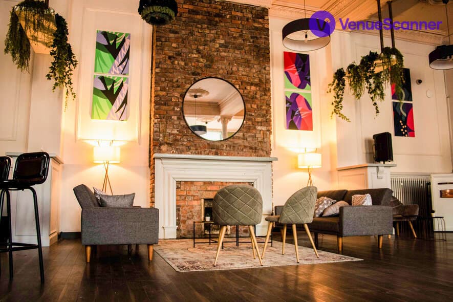 Selina Liverpool, Bar photo #3