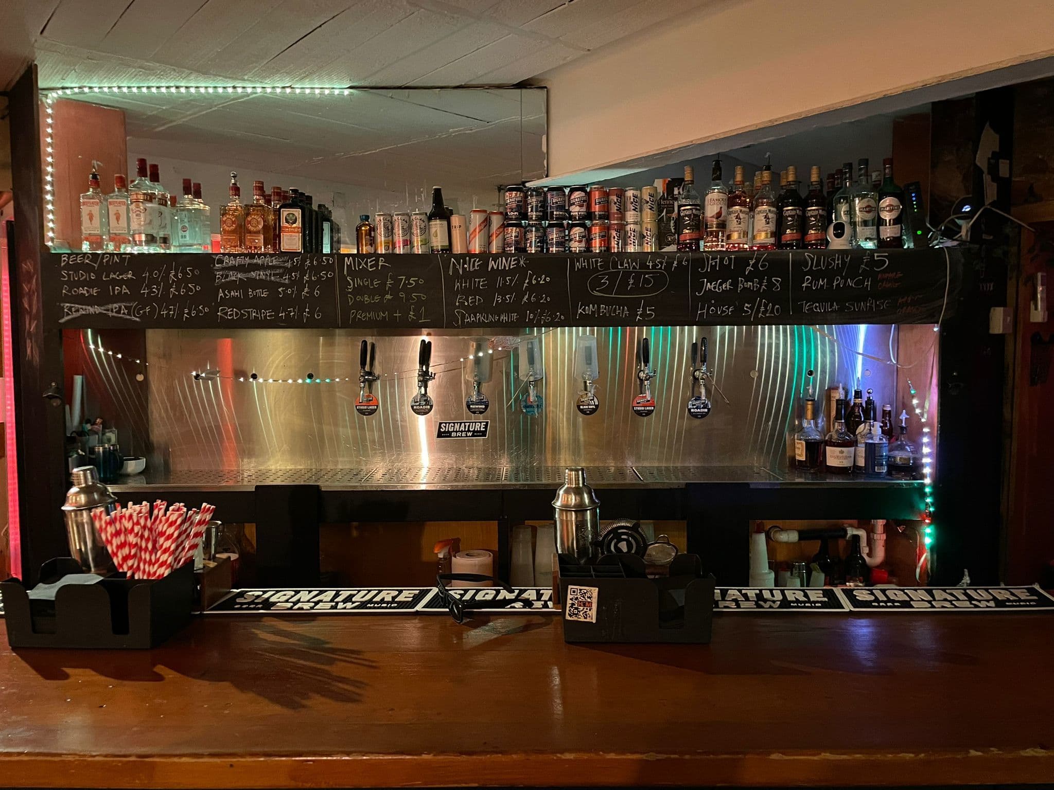 Room 2, Dalston Den photo #58