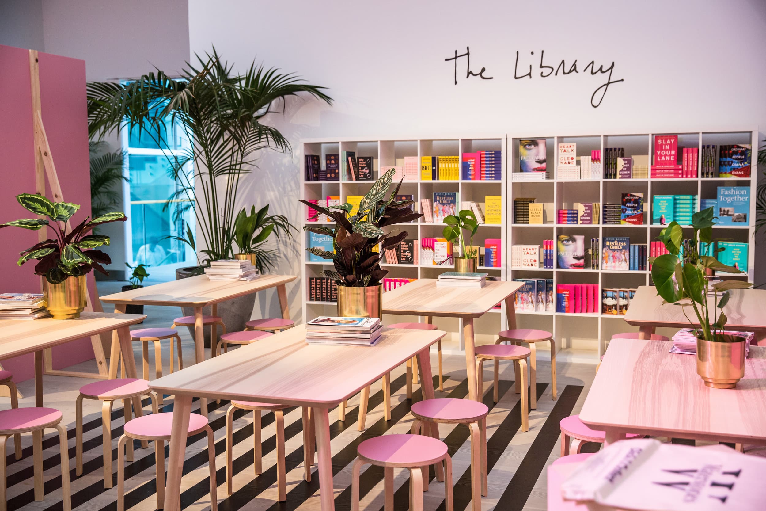 Full Floor: 4 Galleries, Saatchi Gallery photo #2