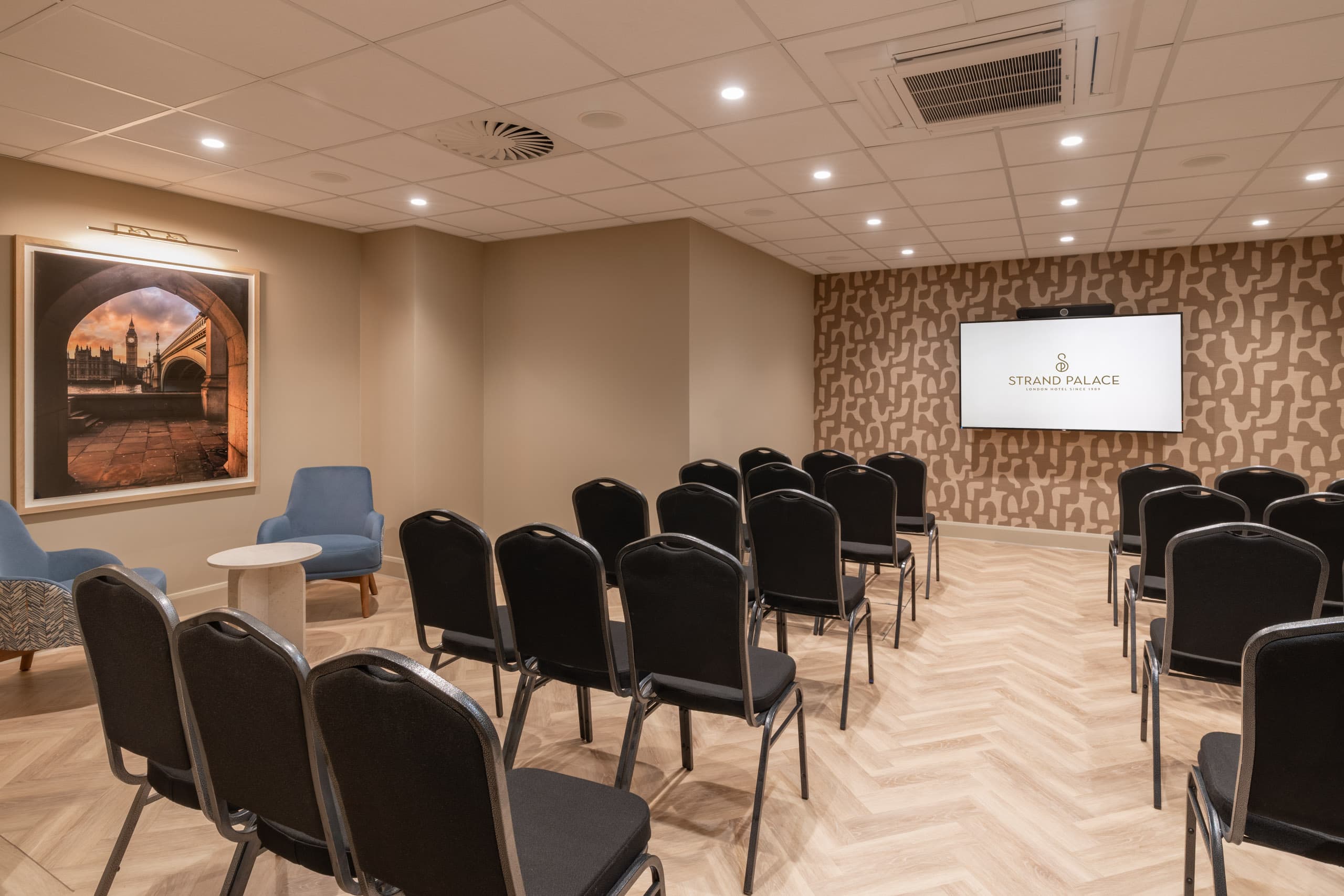 Big Ben, Strand Palace Hotel photo #1