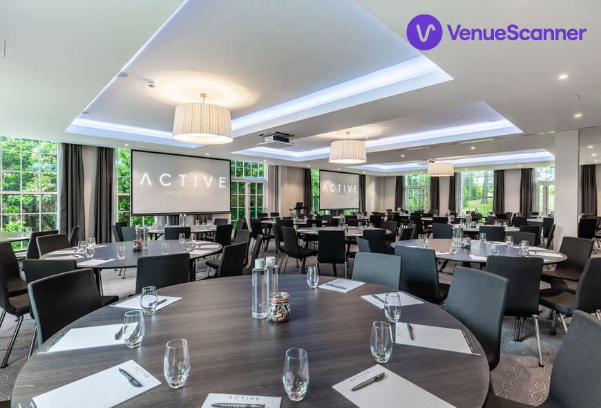 Gorse Hill, Woking, Hook Heath Suite photo #3