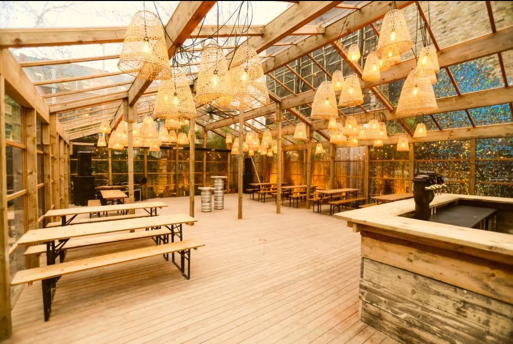 Entire Venue, Glasshaus photo #1