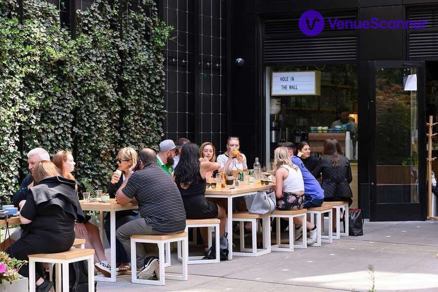 Hole In The Wall FiDi photo #3