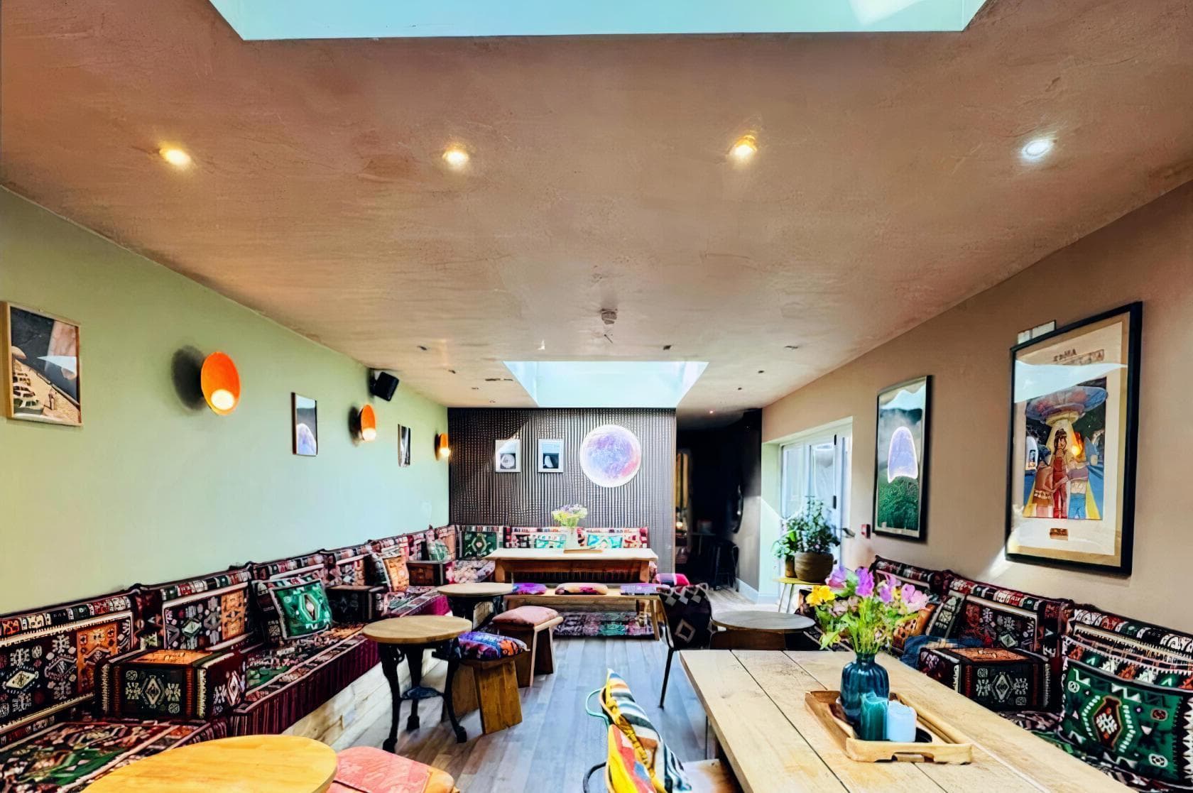 Whole Venue (Inc Outdoors), The Flat Earth photo #1