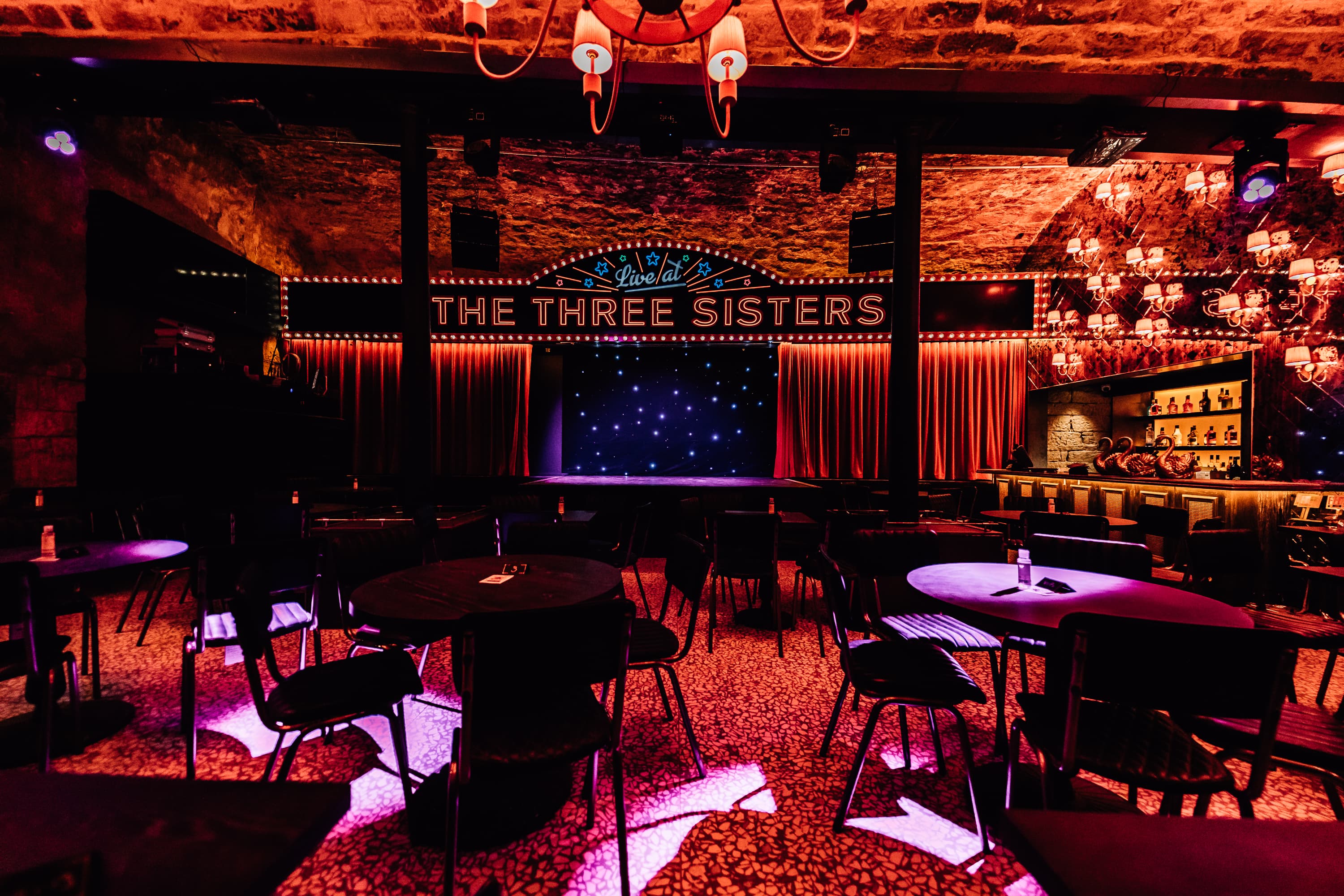 LIVE Room, The Three Sisters photo #1