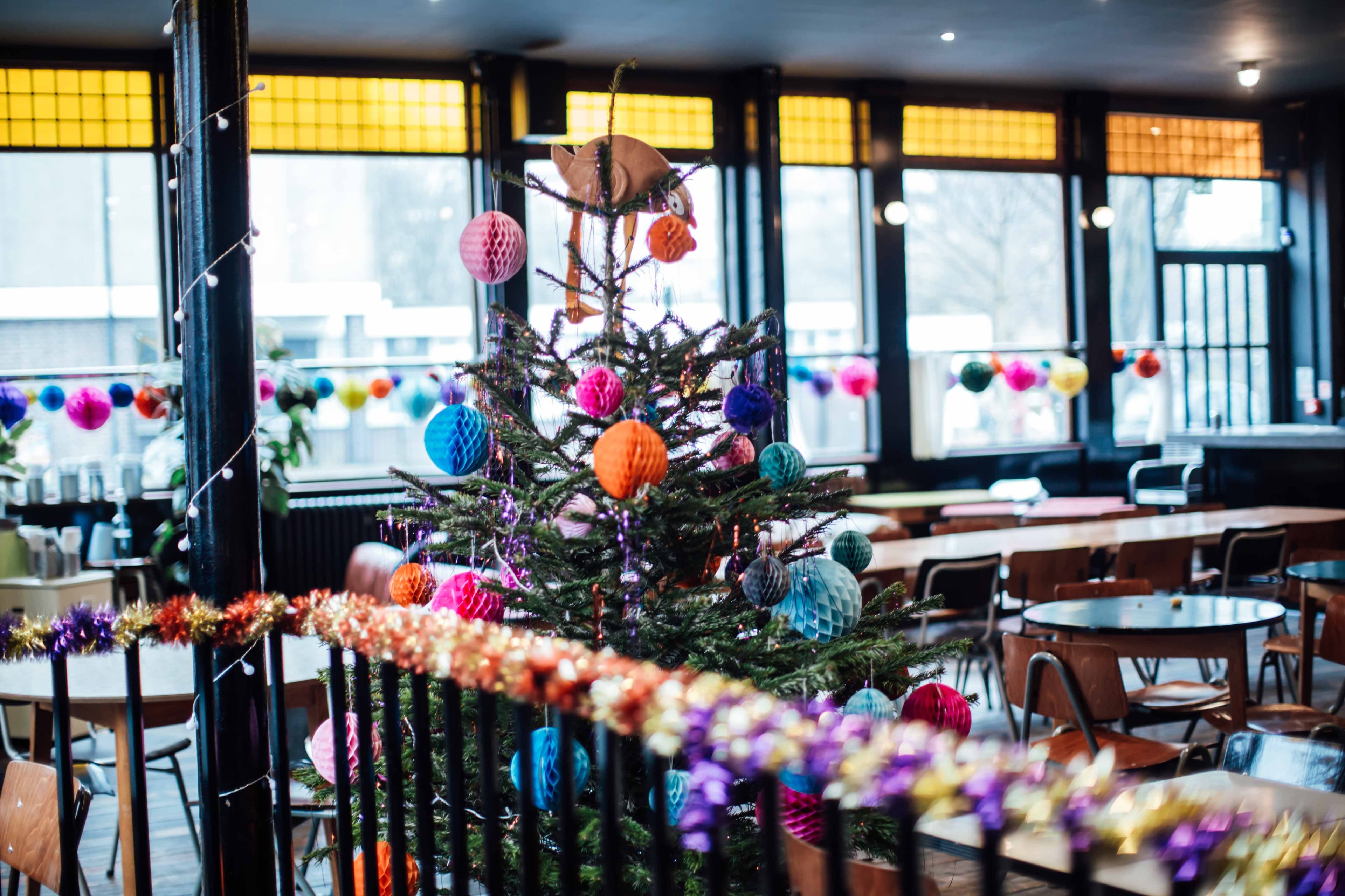 Christmas Hire, Coin Laundry photo #1