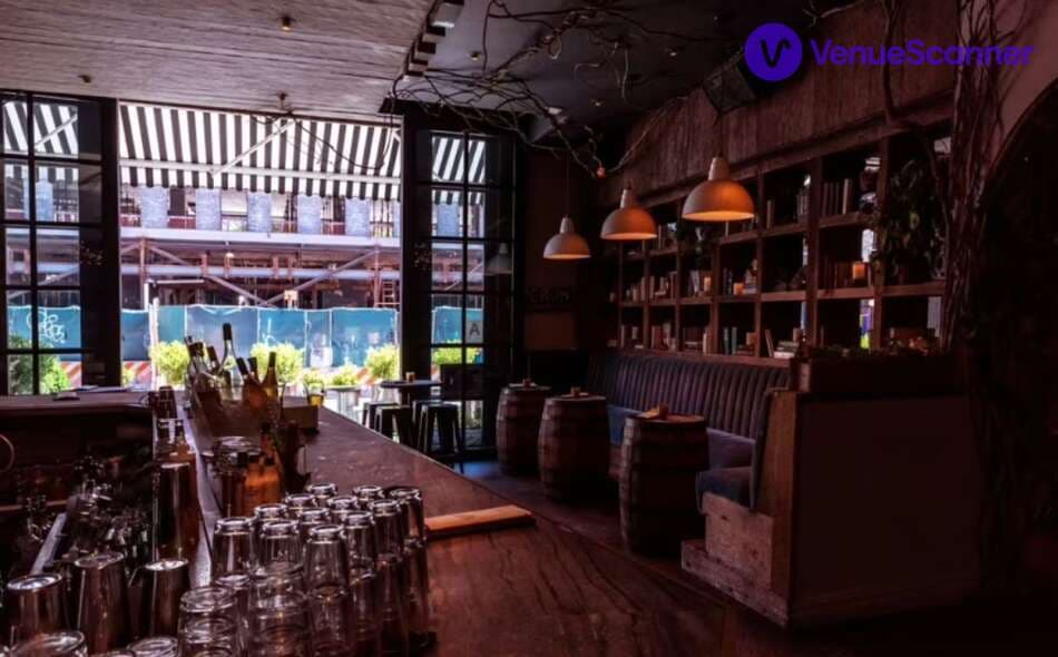 Common Ground Bar, Whole Venue photo #3