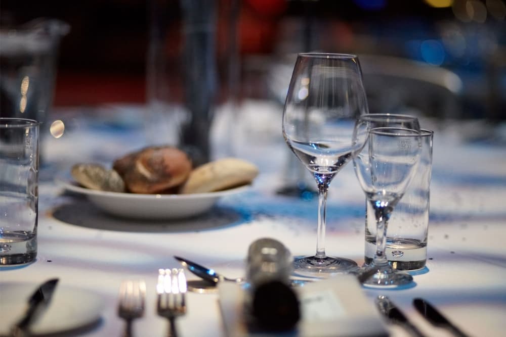 The Glass Room, G Live photo #2