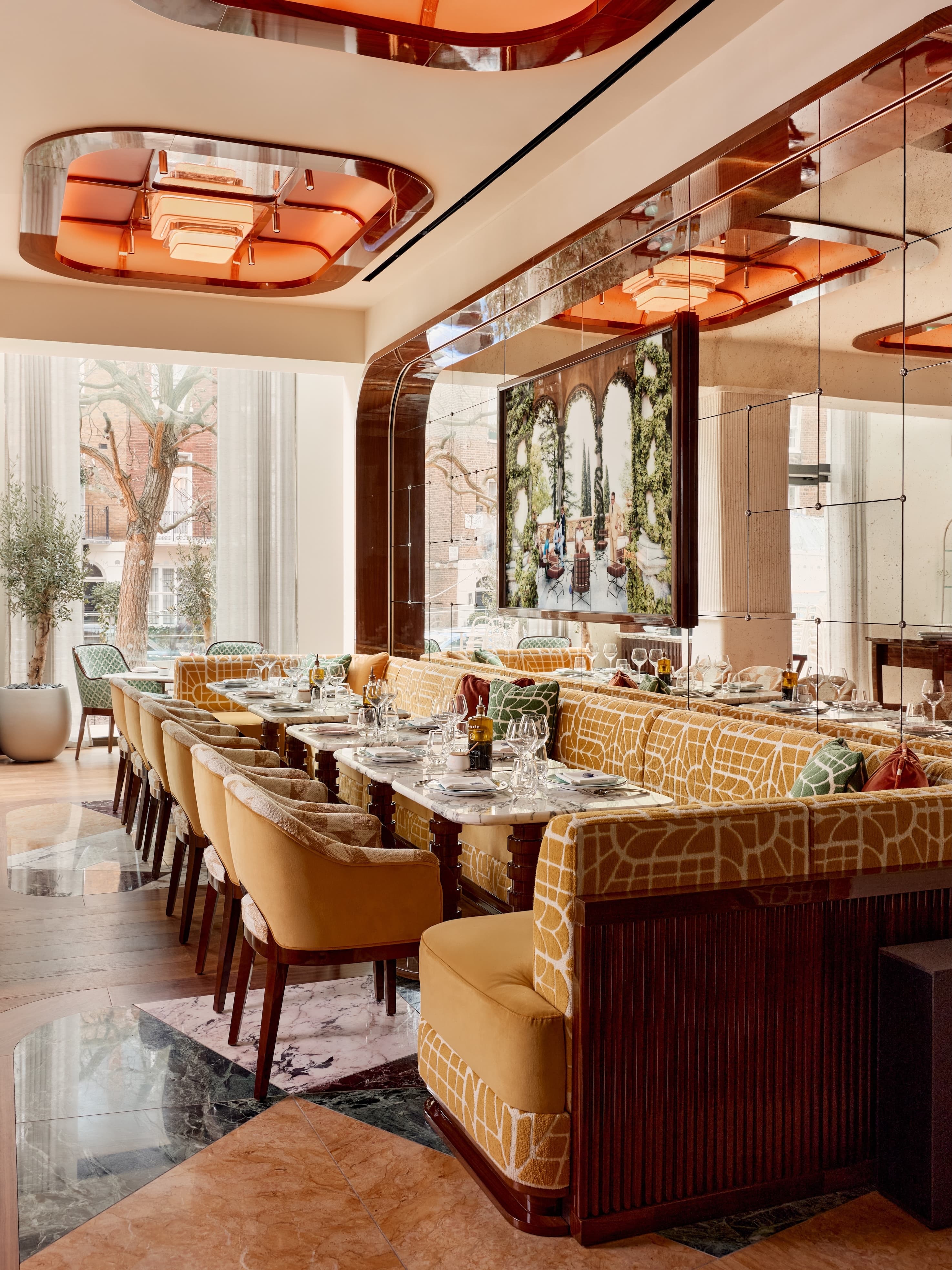 Exclusive Hire, La Mome London photo #1