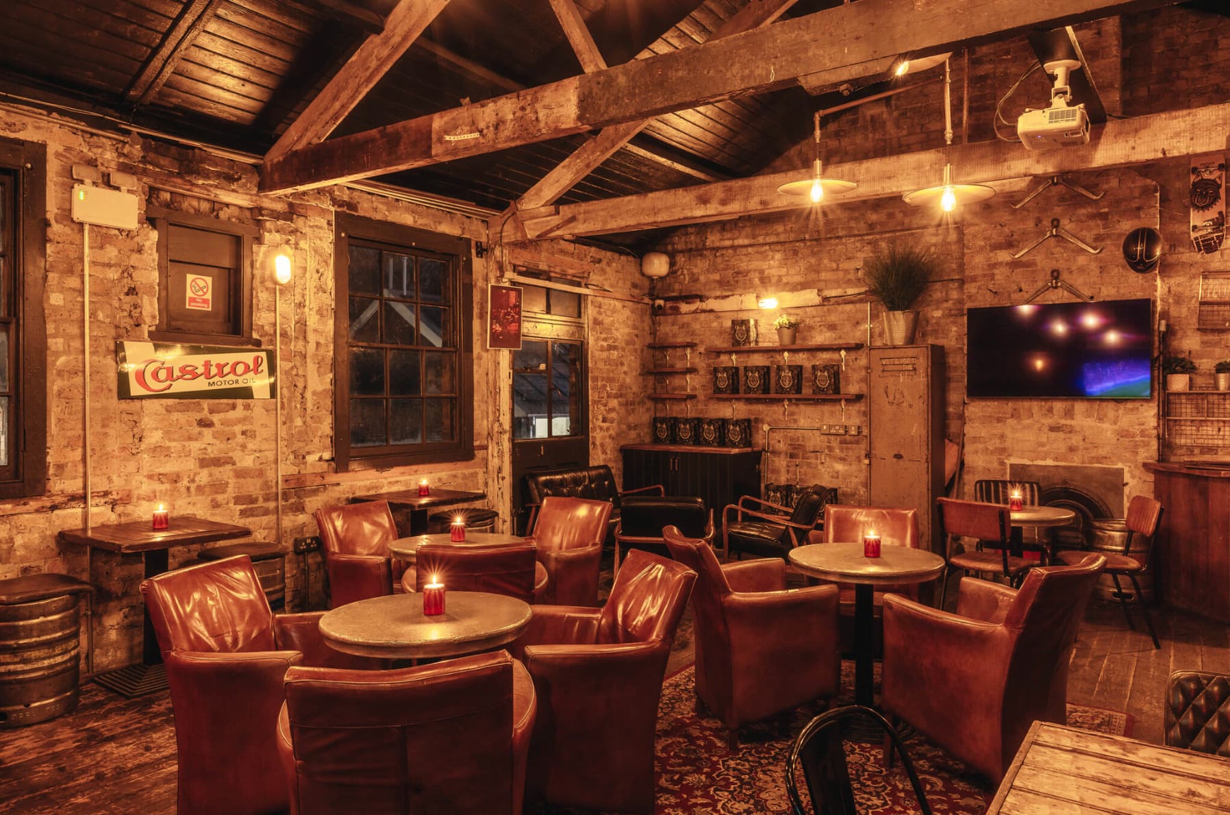 Upstairs, Wolfpack Queens Park photo #1