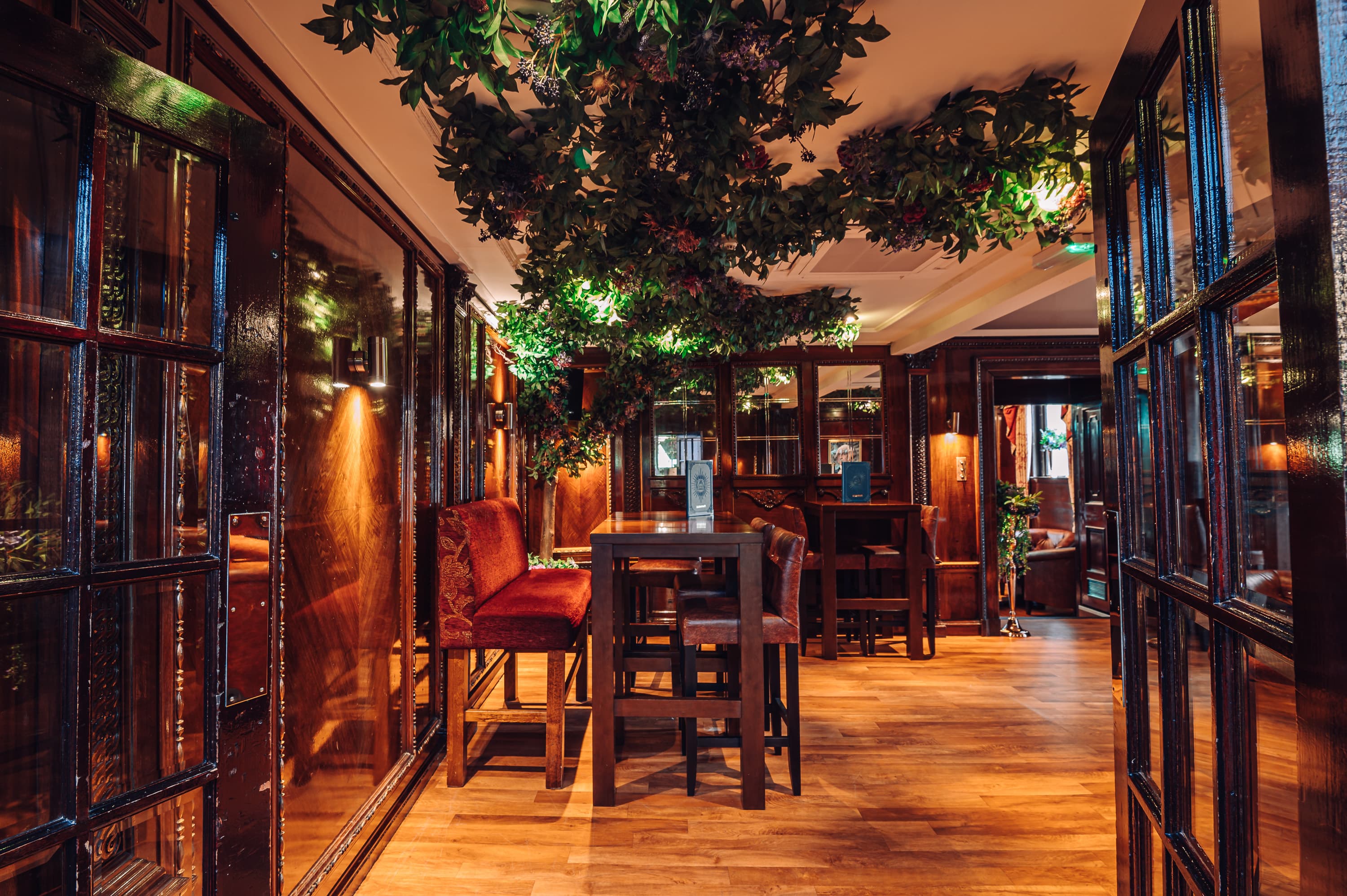 VIP Lounge, Illuminati Cocktail Bar photo #3