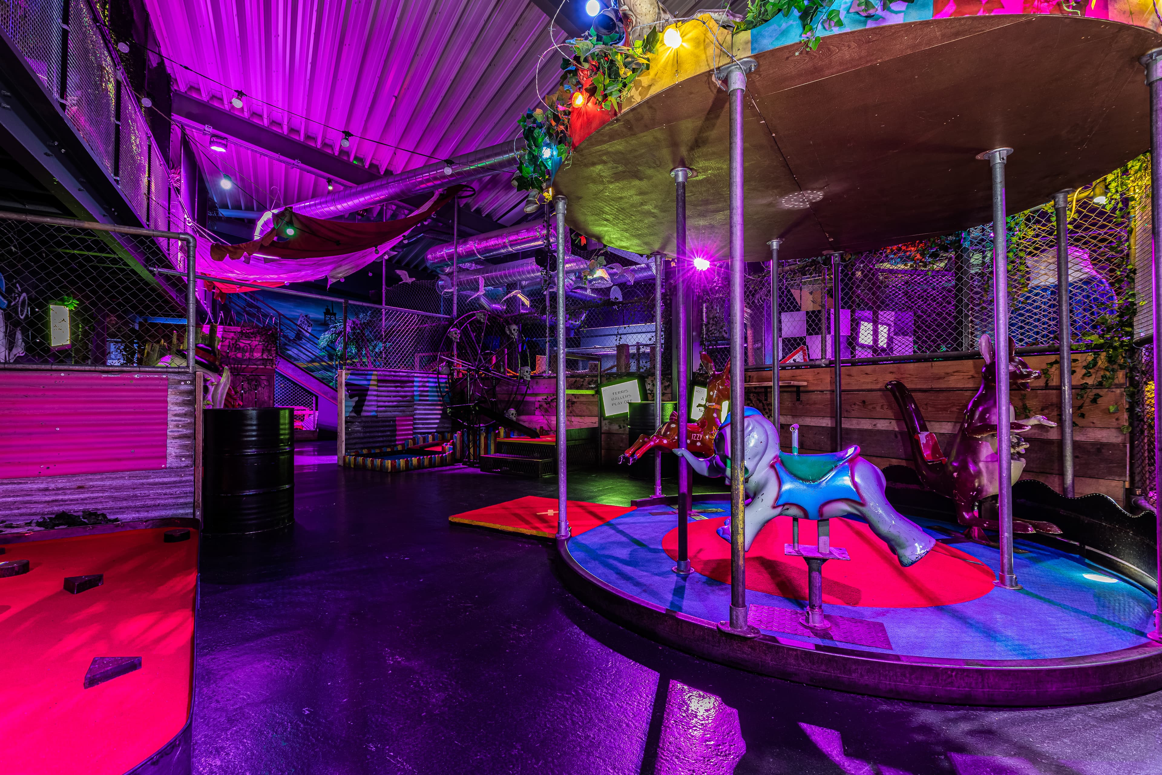 Exclusive Bar + Bozo Course, Junkyard Golf Manchester photo #2