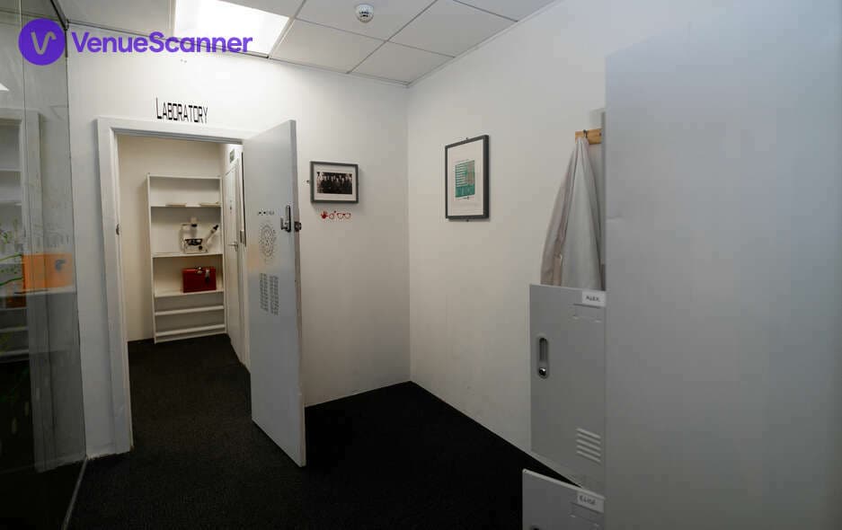 Exitus Escape Rooms, Tenovus Virus Tinkerers - Escape Room photo #3