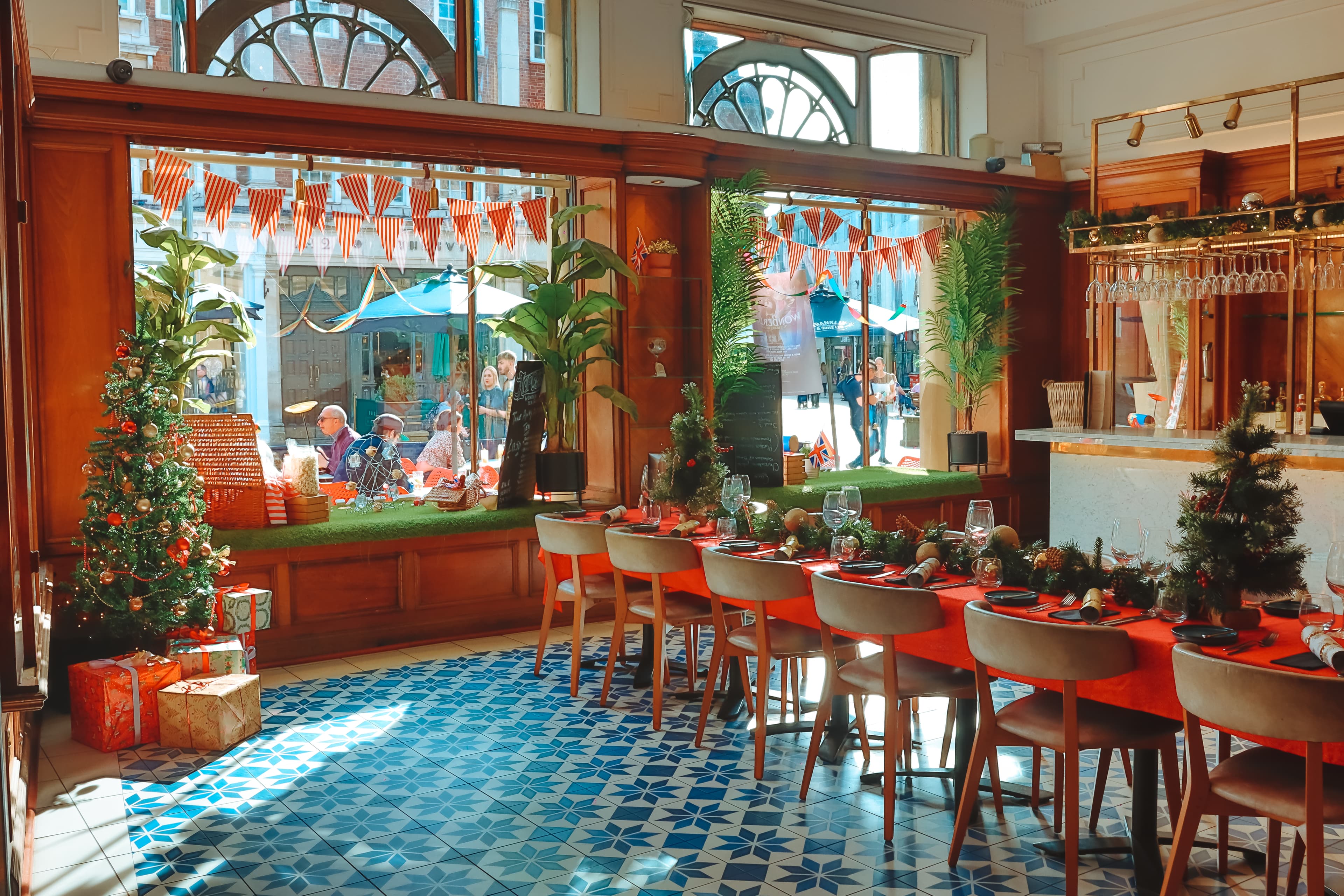 Impossible Tea Room, Impossible Wonderbar And Tea Room YORK photo #2