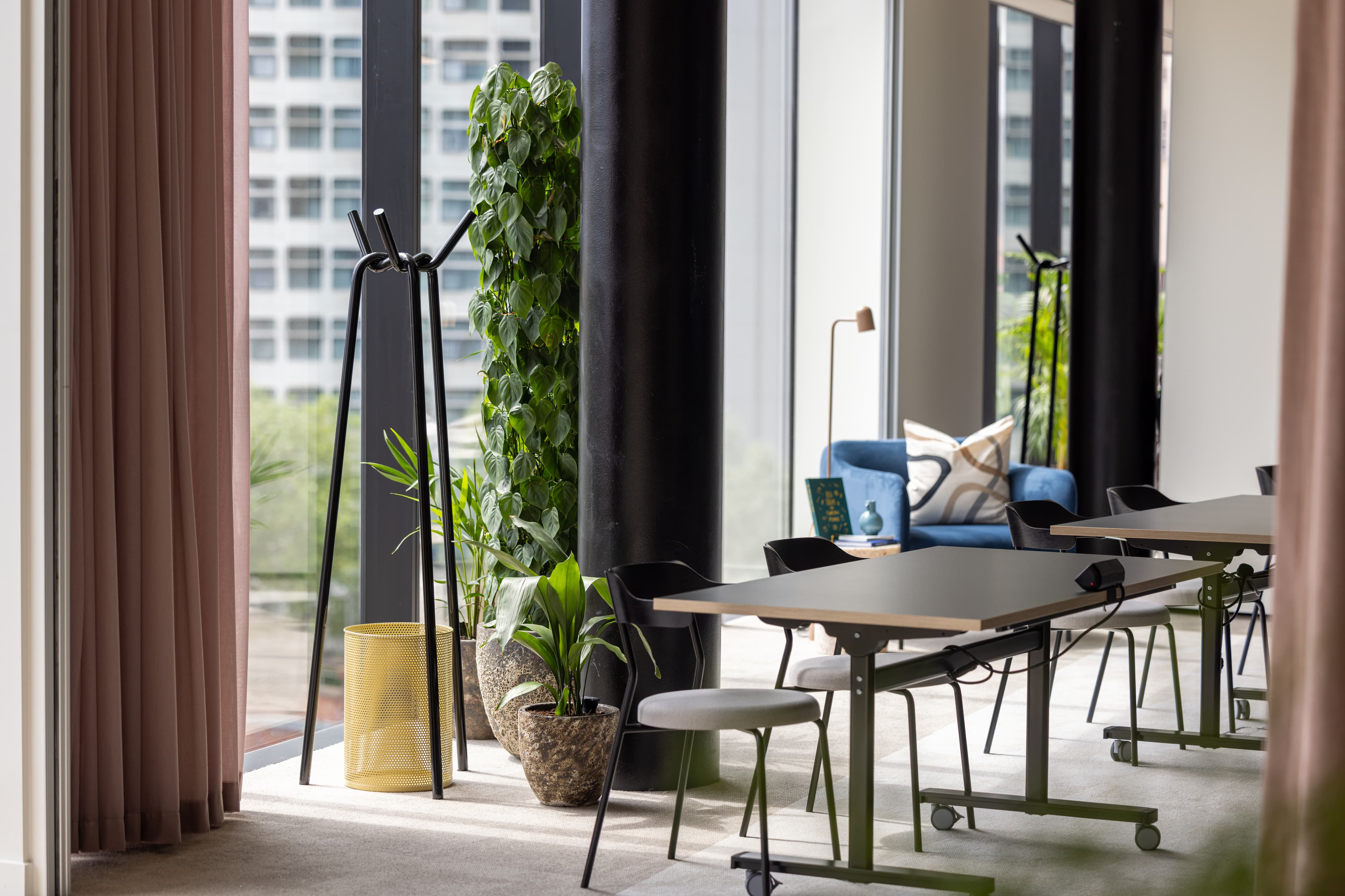 Mission Room, 100 Embankment photo #3