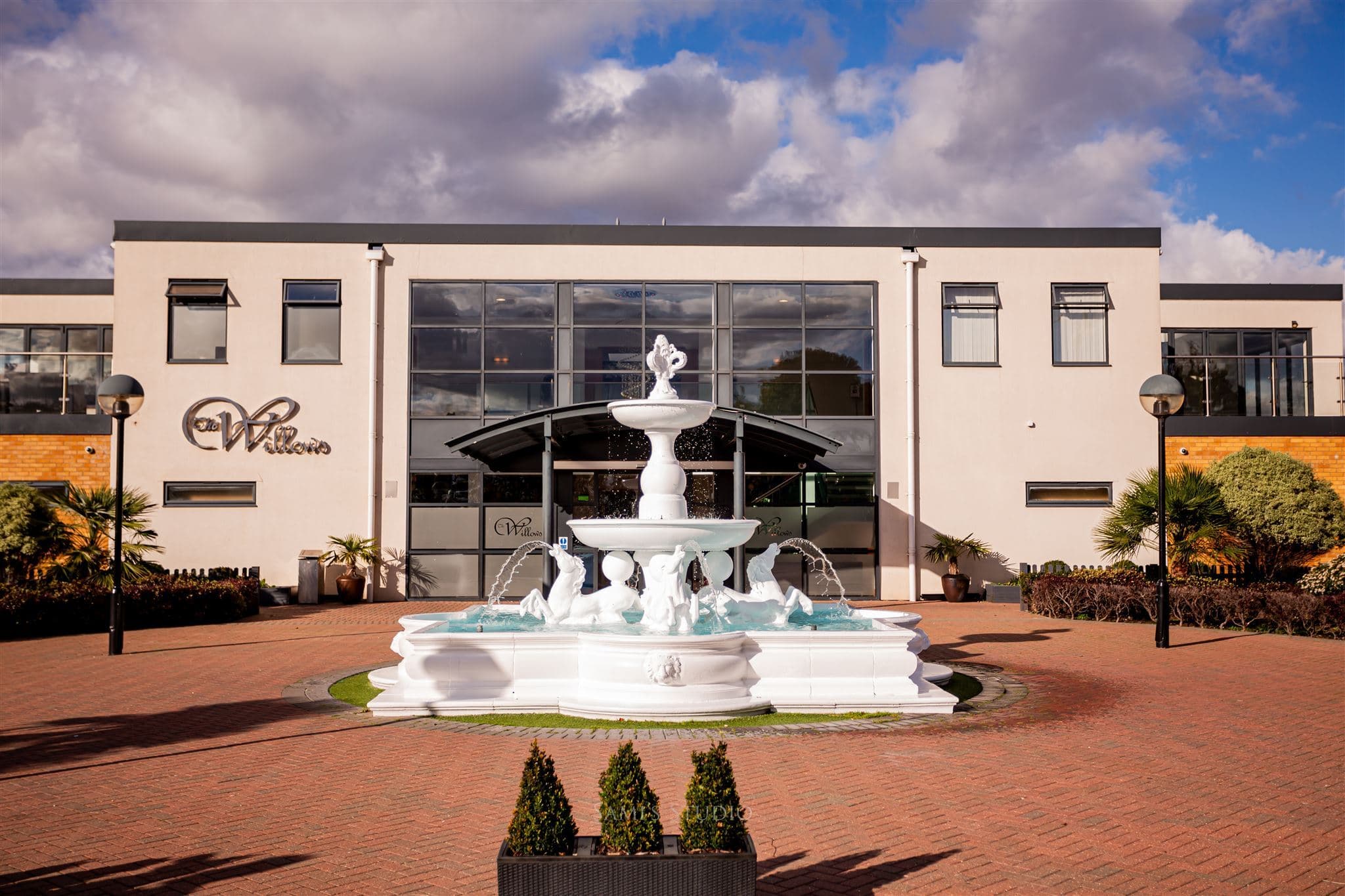 The Ballroom, The Willows photo #7