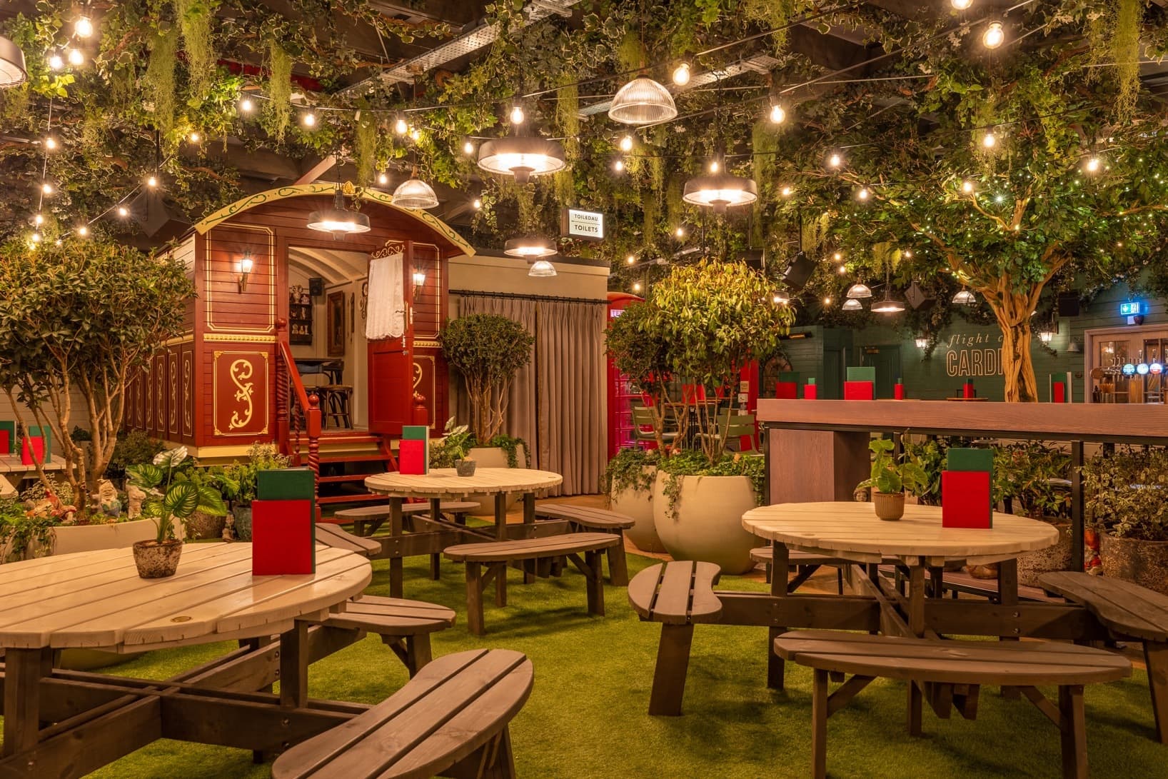 The Champion Of The World, Flight Club Cardiff photo #3