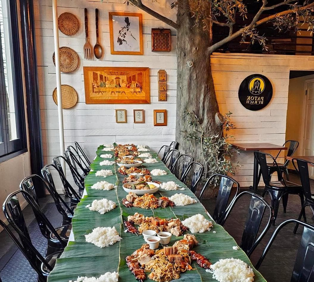 Entire Venue, Patok photo #1