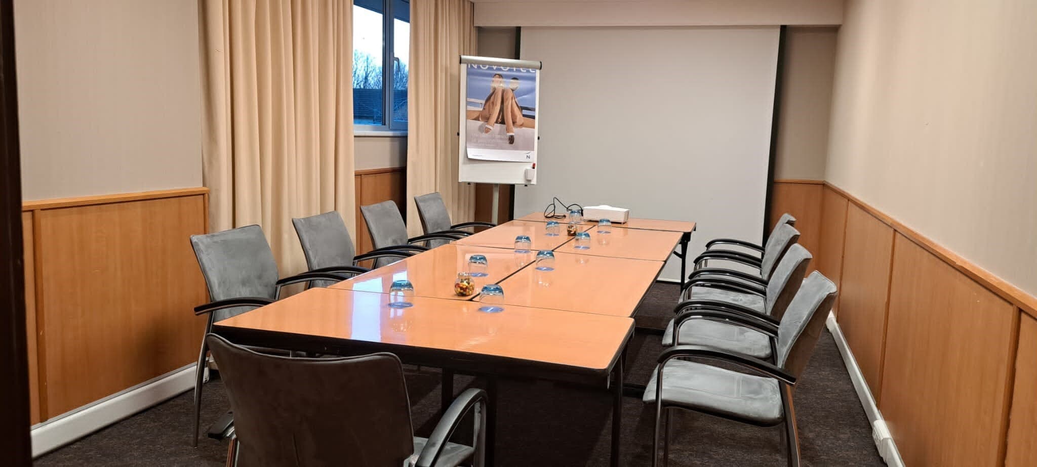 Hanslope, Novotel Milton Keynes photo #1