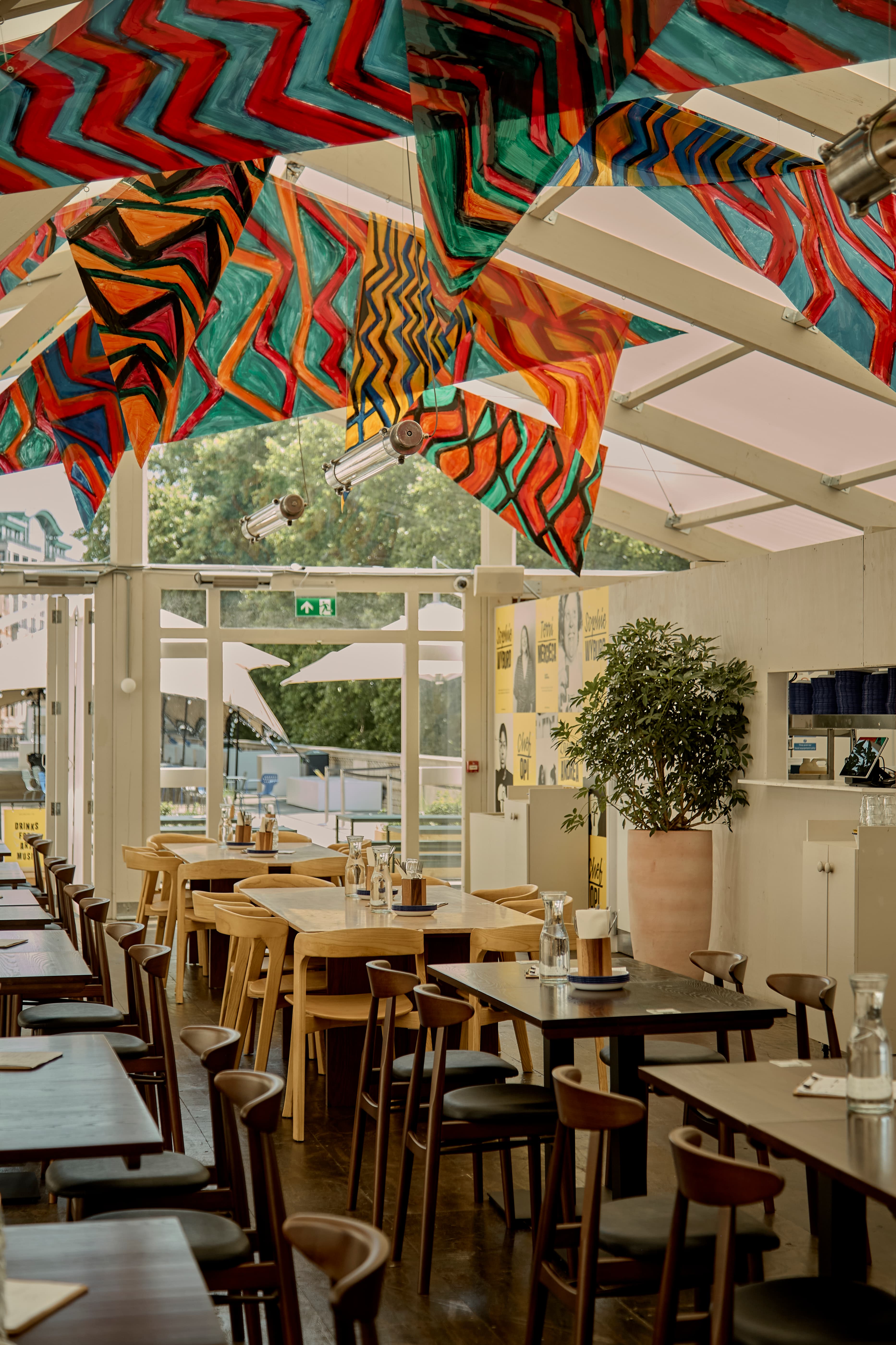 Indoor Bar (Semi-Exclusive), Setlist photo #3