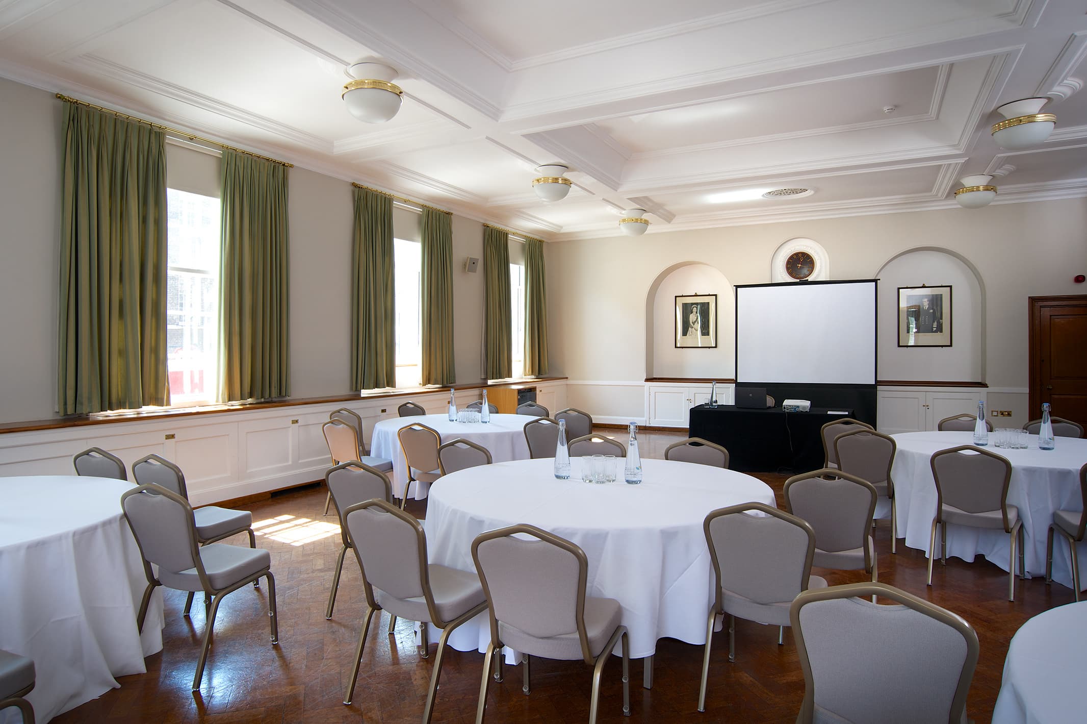 Large Common Room London House, Goodenough College photo #3