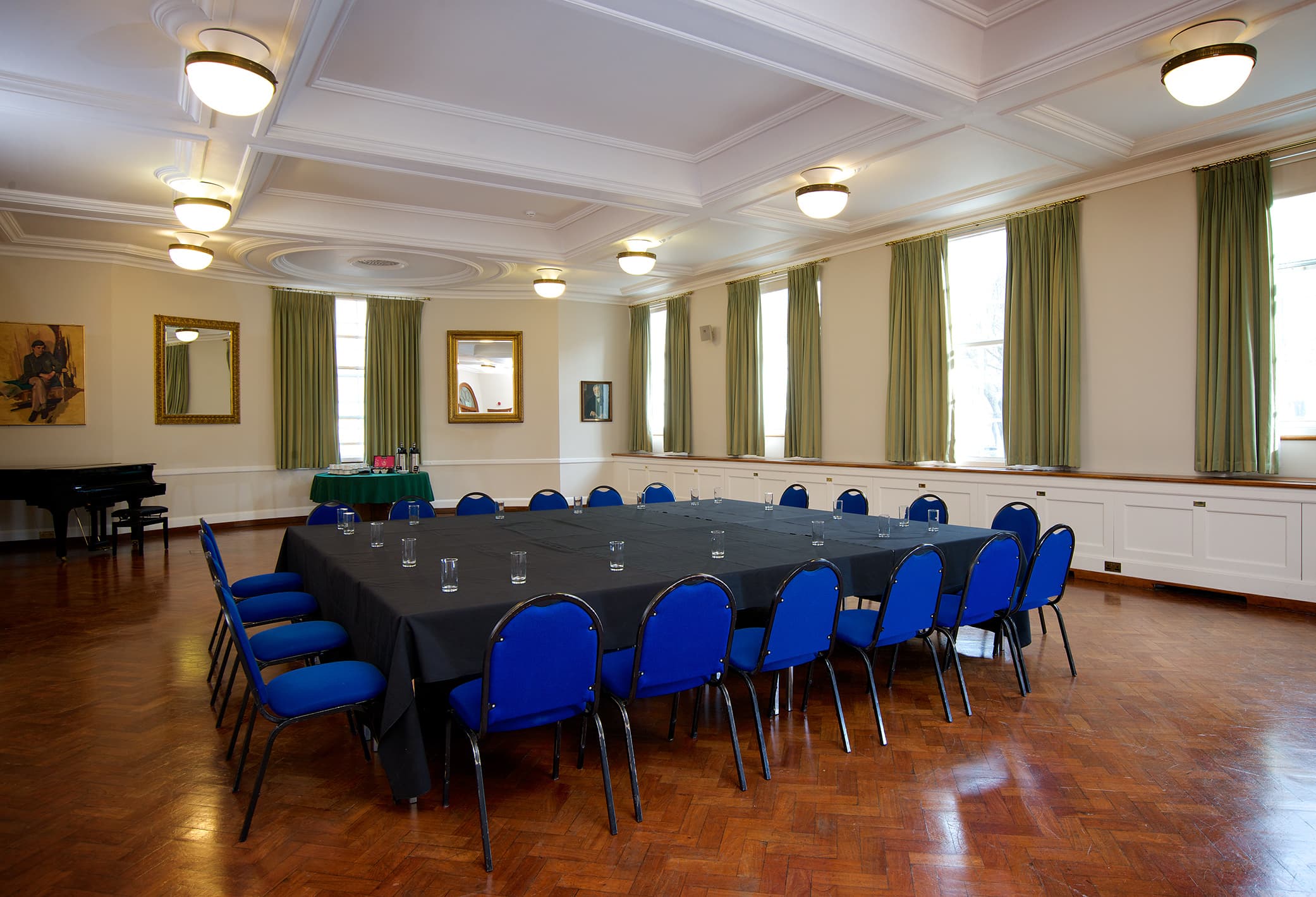Large Common Room London House, Goodenough College photo #4