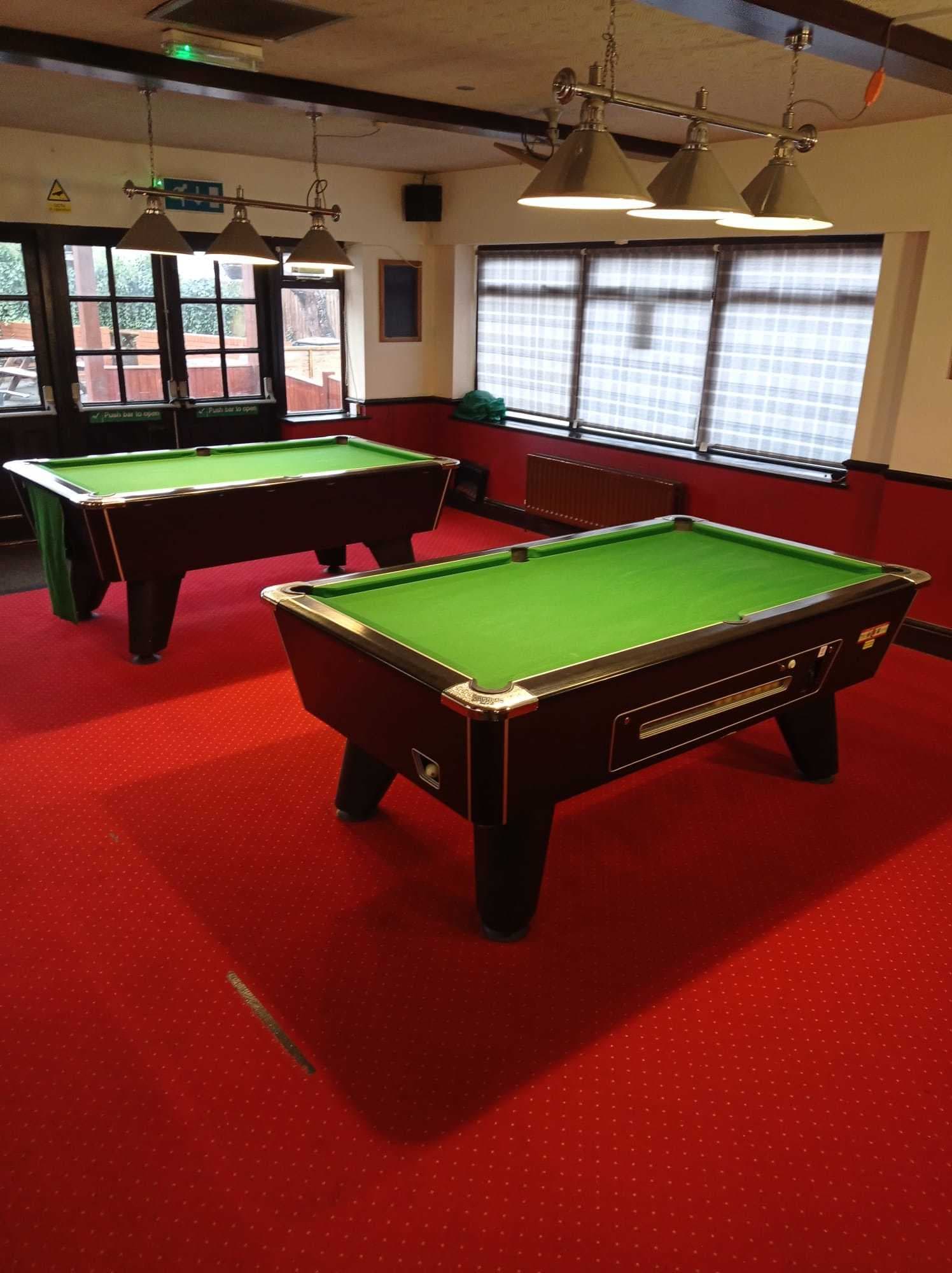 Exclusive Hire, QUEENS HEAD photo #2