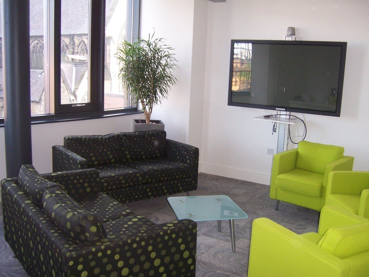 Bebbington Lounge, 54 St James Street photo #1