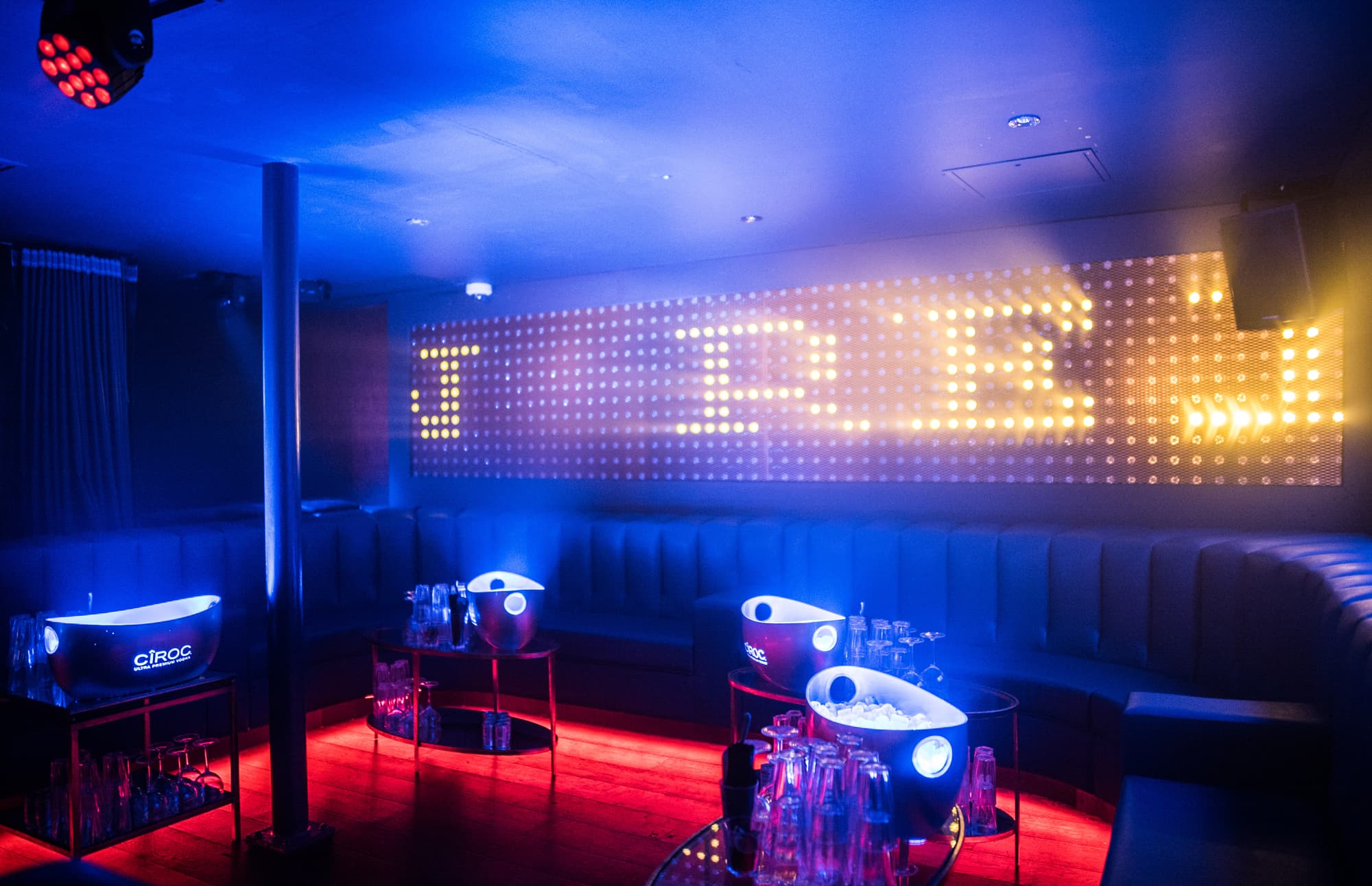 Main Club, Christmas At The London Reign Showclub photo #2