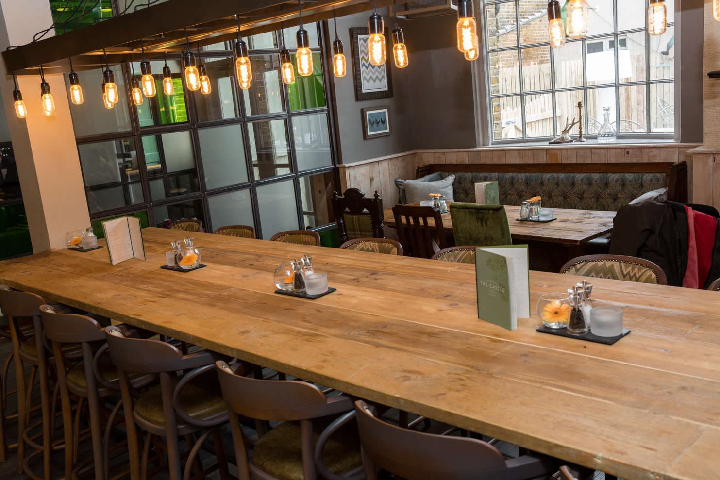 The Knights Table, The Castle, Tooting photo #1