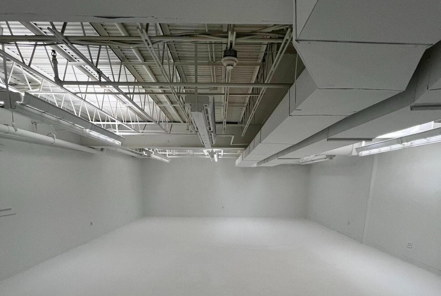 The White Room, Deportee Studio photo #1