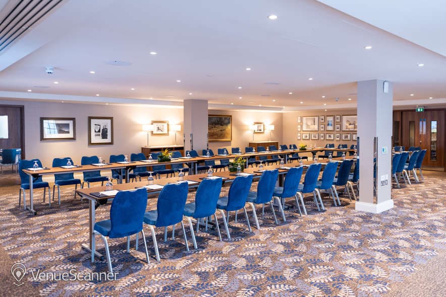 Victory Services Club, El Alamein & Trafalgar Suite photo #3