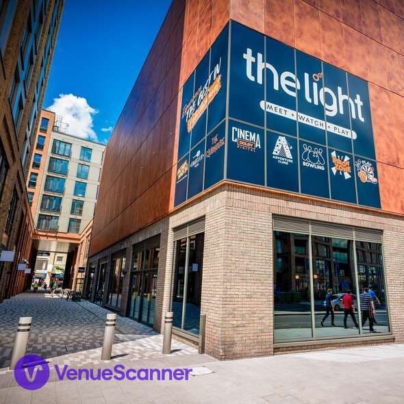 The Light, Redhill, Red Room photo #3