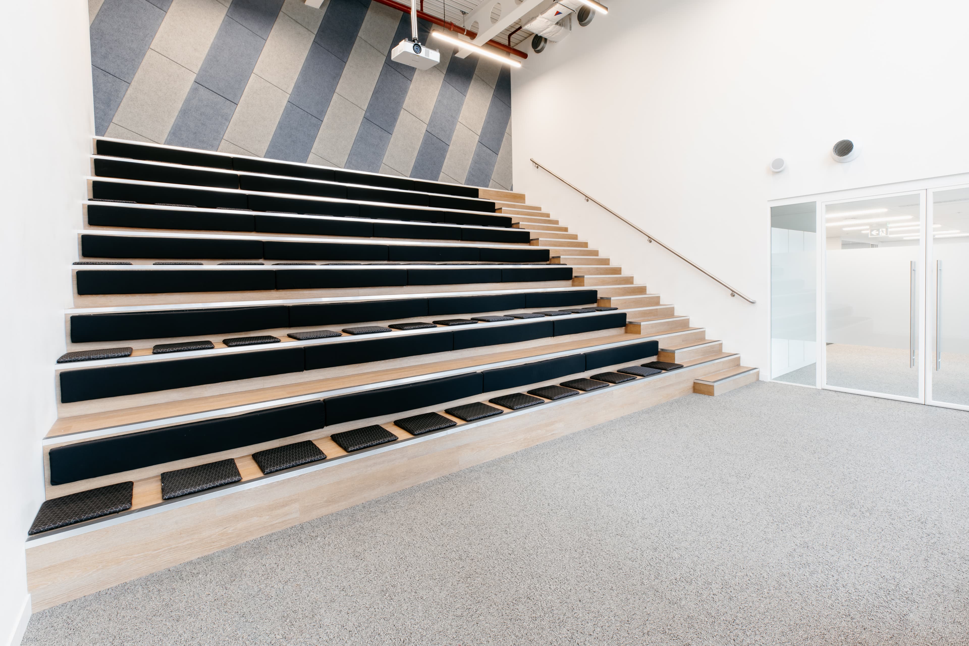 Sarah Gilbert, XCHG photo #3