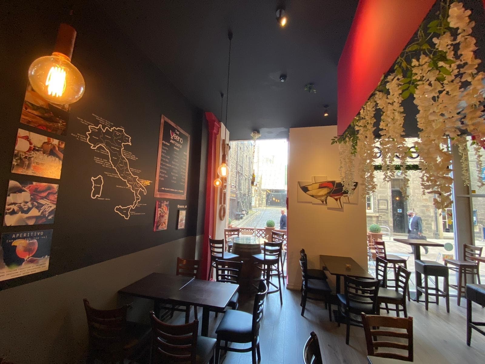 Exclusive Hire, Veeno Edinburgh Rose Street photo #5