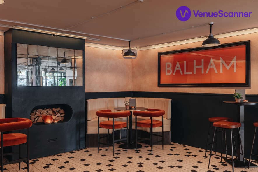 The Exhibit, The Hideaway photo #3