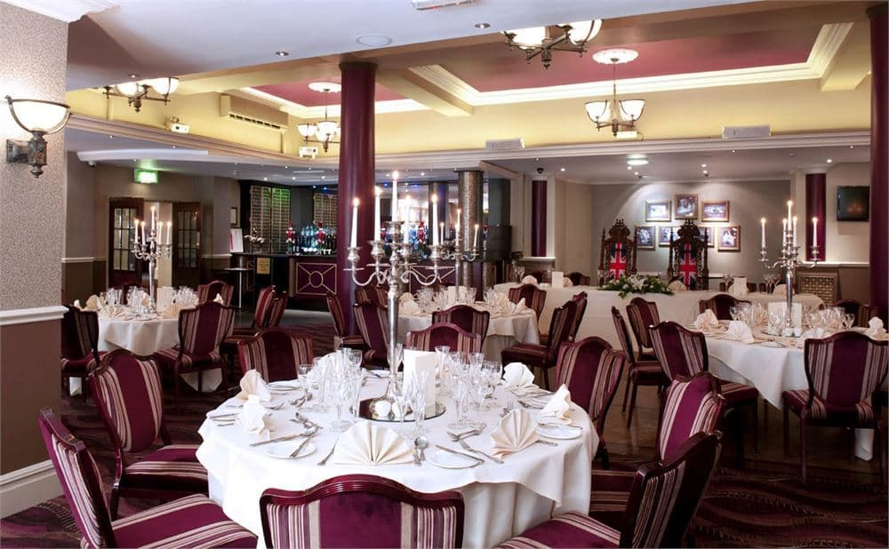 Gladstone, Hallmark Hotel Chester, The Queen photo #1