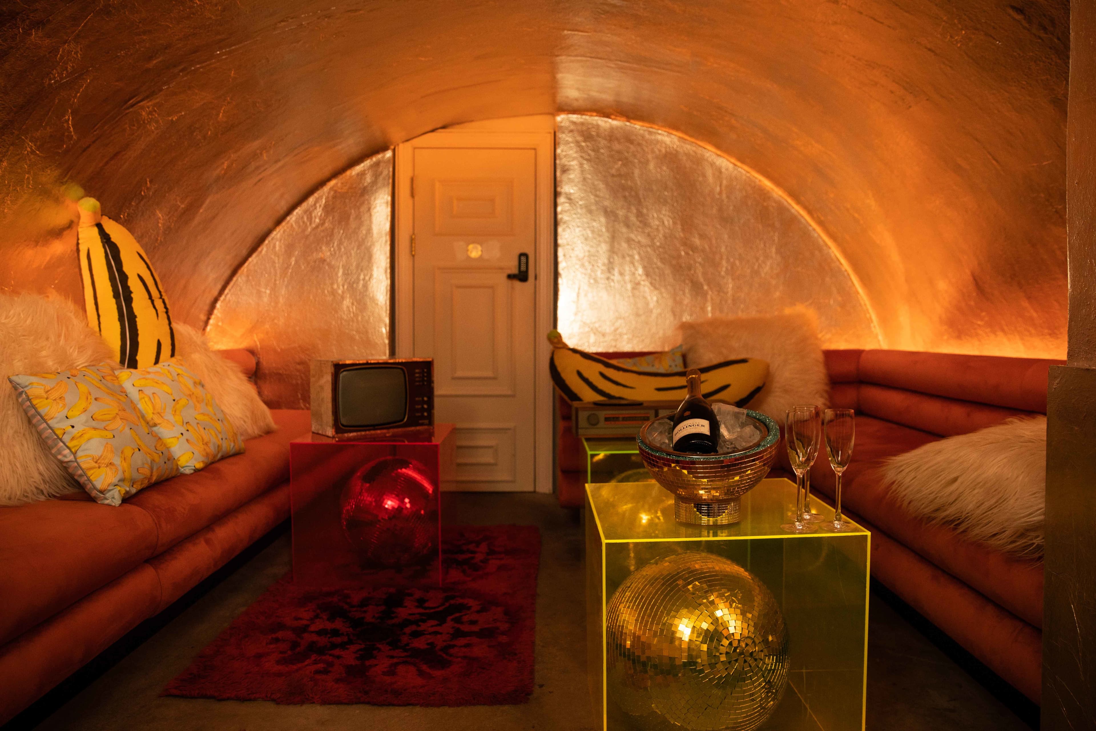 Full Venue Hire, The Little Scarlet Door photo #25