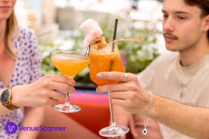 The Little Scarlet Door, Courtyard photo #3