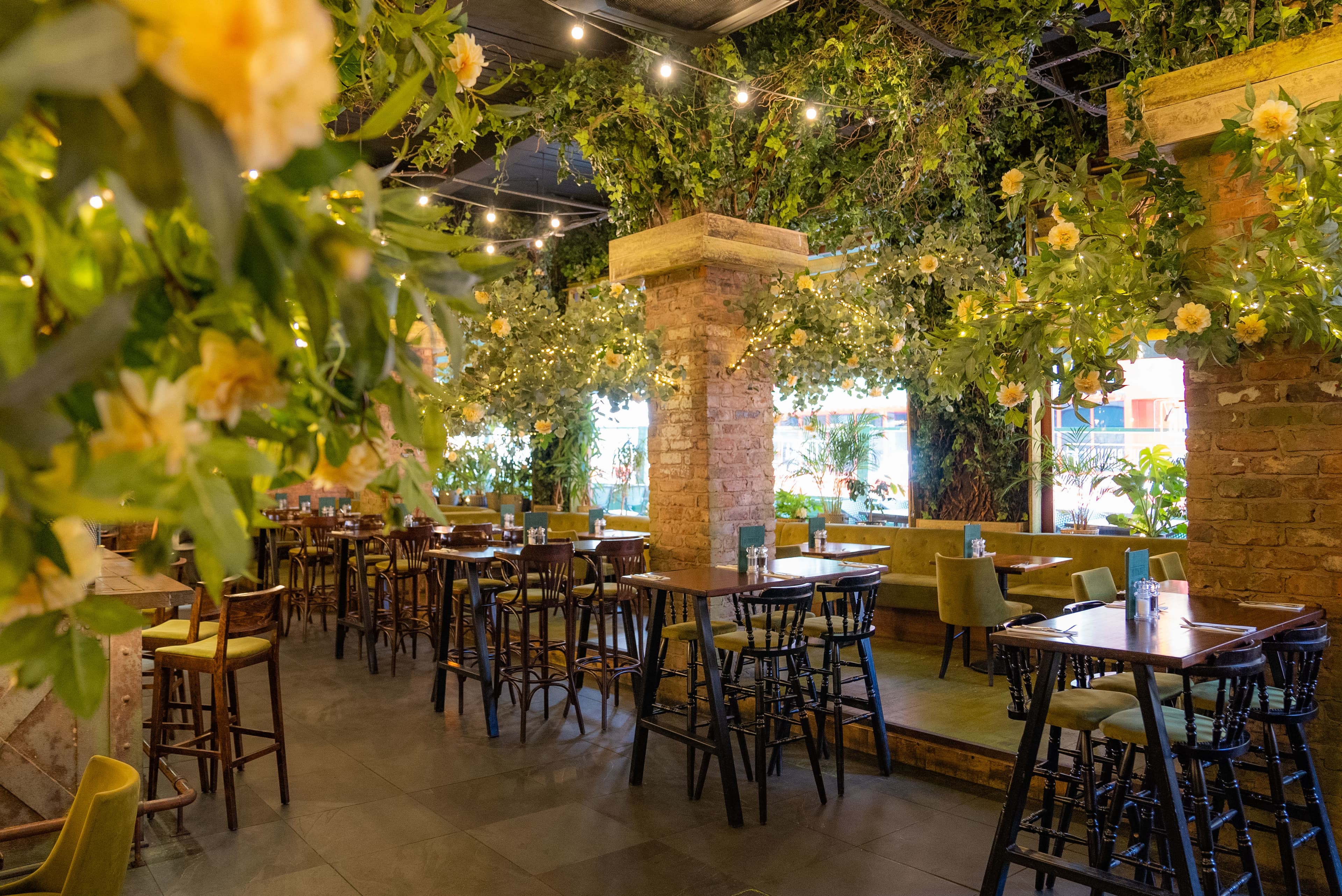 Full Venue, The Brunch & Cocktail Club photo #2