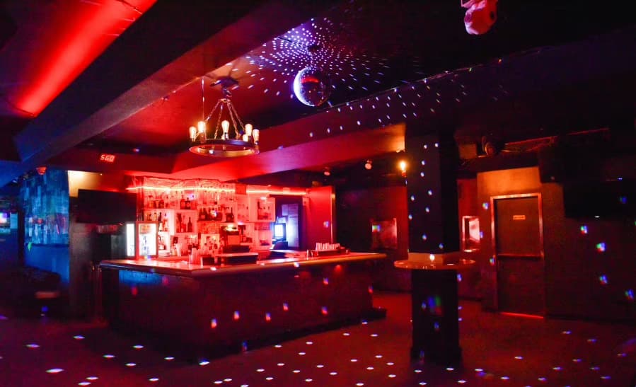 Bottom Floor, Cheers NYC photo #3