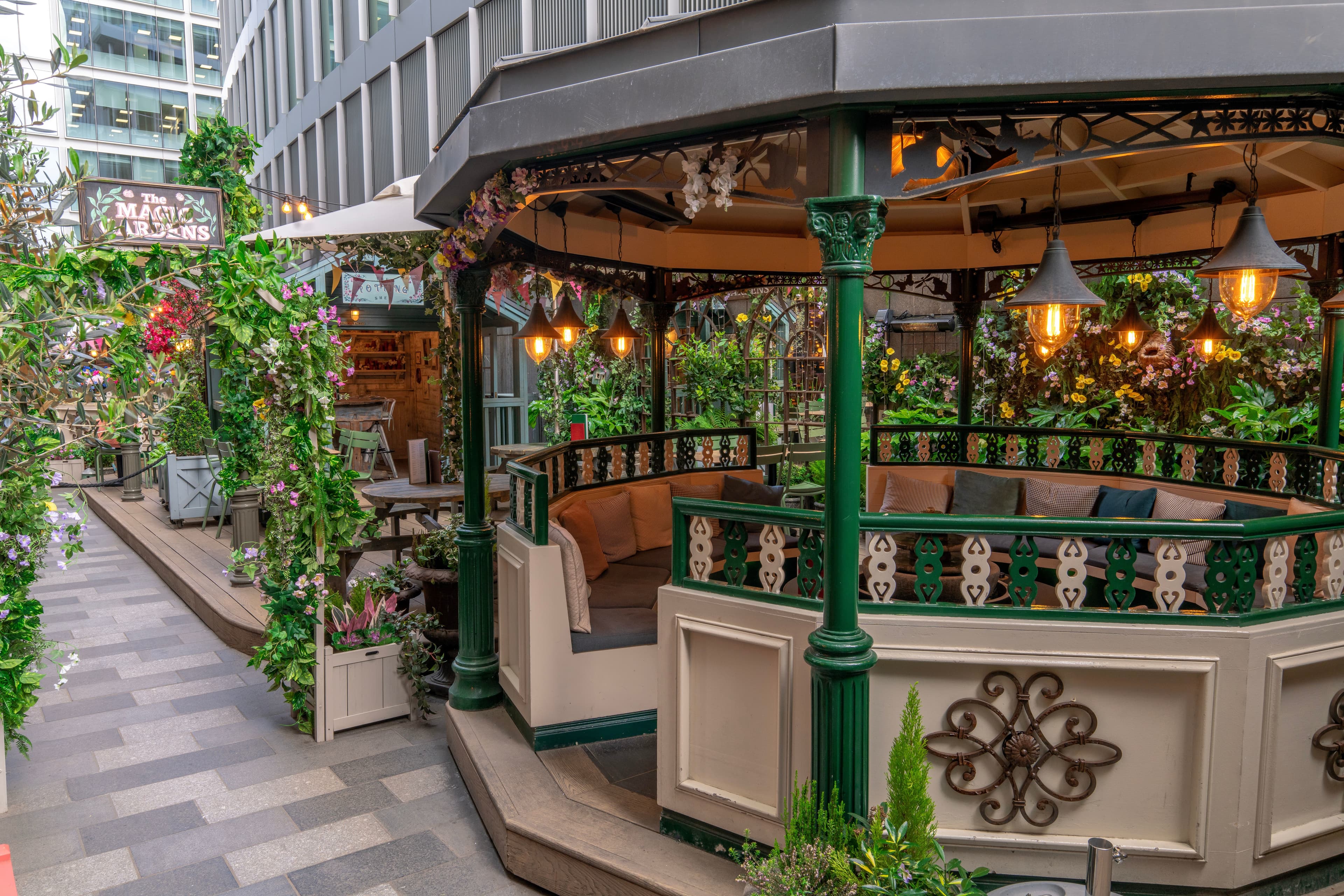 The Victorious, Flight Club Victoria photo #1