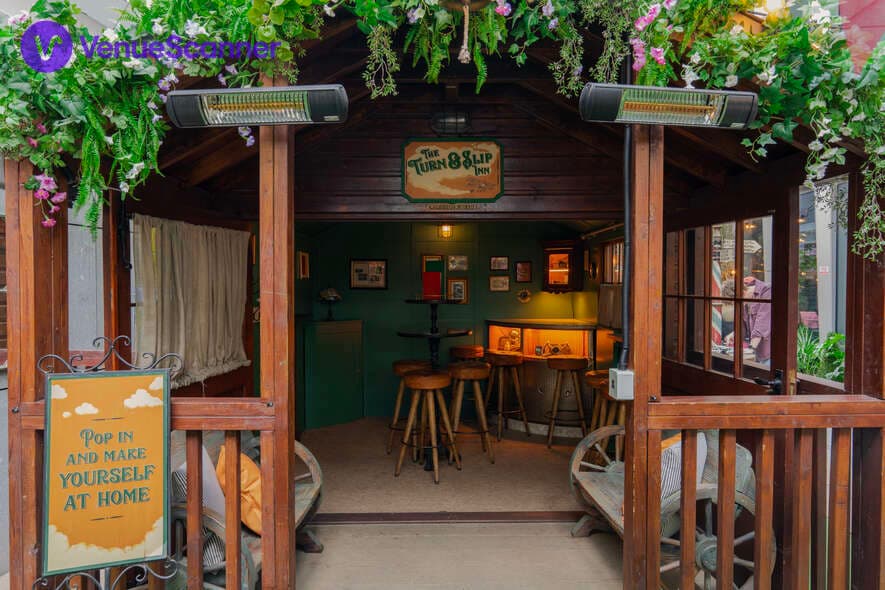 Flight Club Victoria, The Maypole photo #3