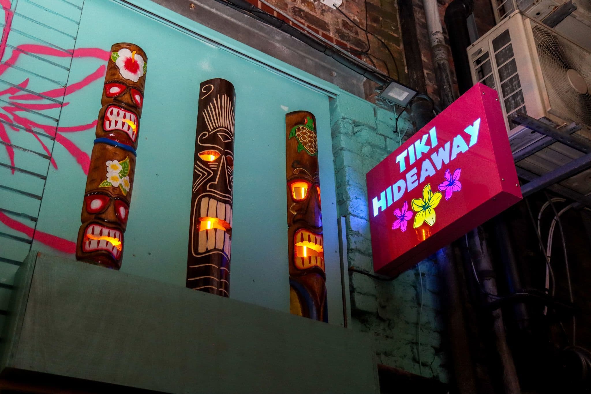 Surfer's Cove, Tiki Hideaway Liverpool photo #8