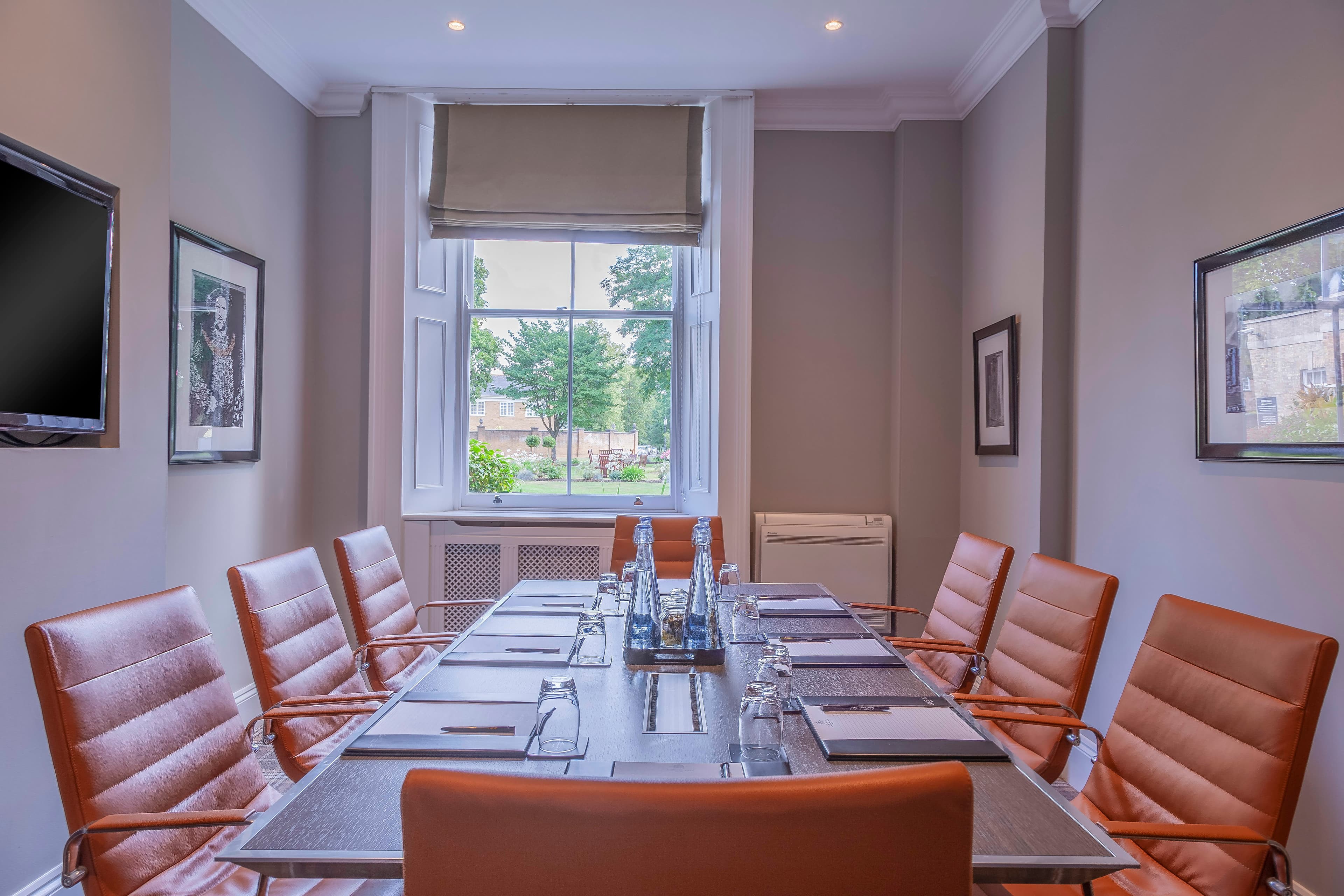 Parr & Howard, Oatlands Park Hotel photo #1