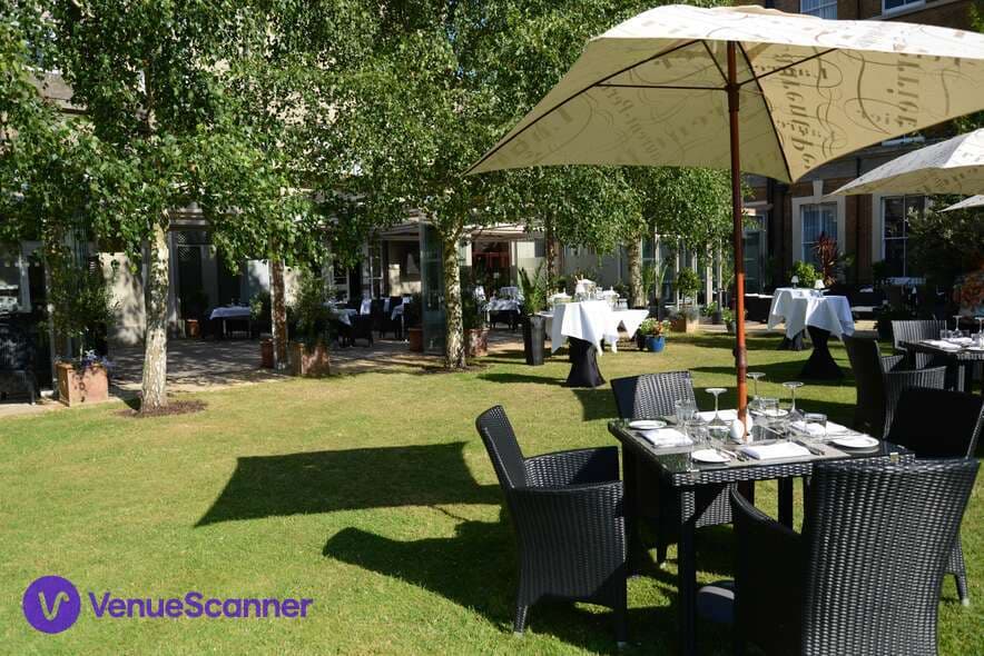 Oatlands Park Hotel, La Terrazza photo #3