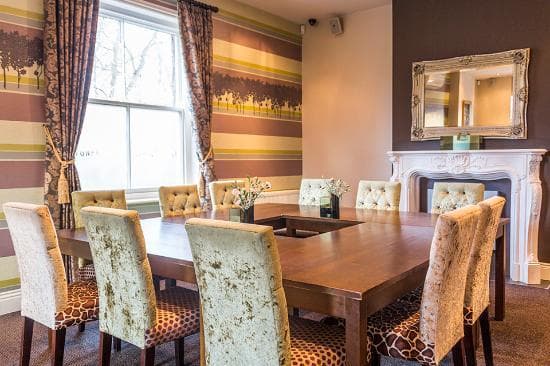 Cygnet Suite, Salute photo #1