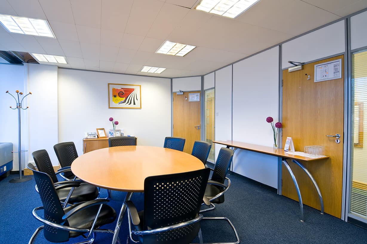 Toronto, Regus Potters Bar High Street photo #2