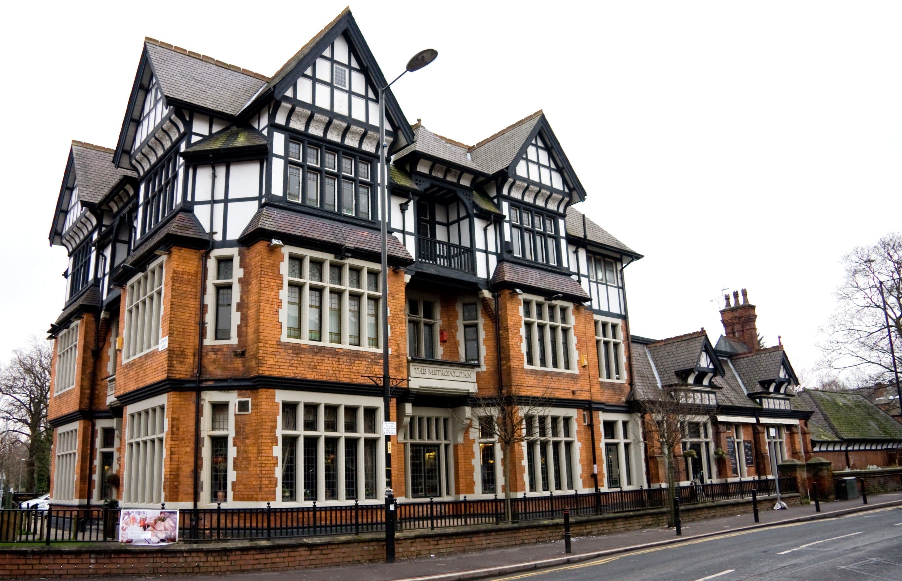 The Metropolitan, The Metropolitan photo #1